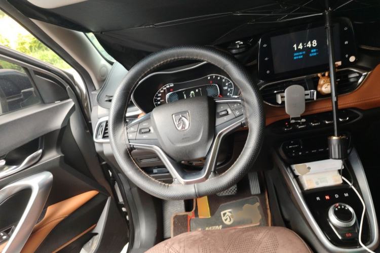 Used Baojun 510 2018 1.5L Automatic Anniversary Special Edition China V Steering Wheel