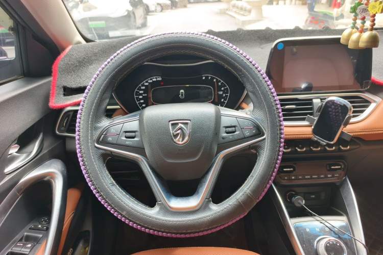 Used Baojun 510 2018 1.5L Automatic Anniversary Special Edition China V Steering Wheel