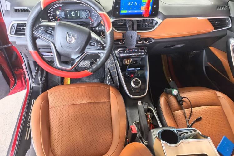 Used Baojun 510 2018 1.5L Automatic Anniversary Special Edition China V Center Console