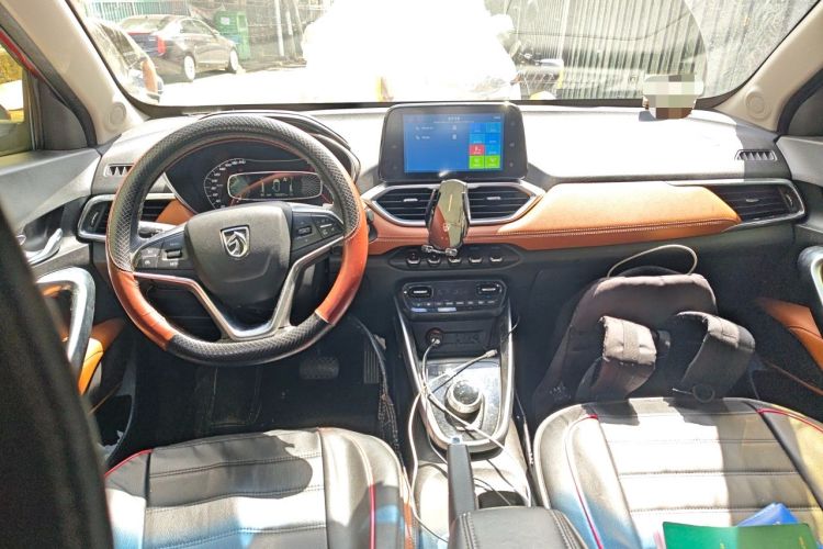 Used Baojun 510 2018 1.5L Automatic Anniversary Special Edition China V Center Console
