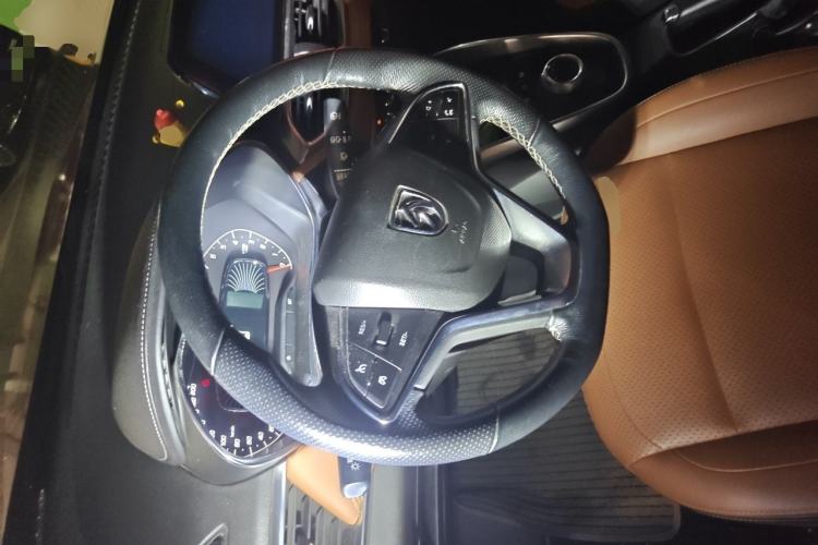 Used Baojun 510 2018 1.5L Automatic Anniversary Special Edition China V Steering Wheel