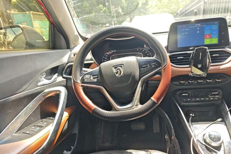 Used Baojun 510 2018 1.5L Automatic Anniversary Special Edition China V Steering Wheel