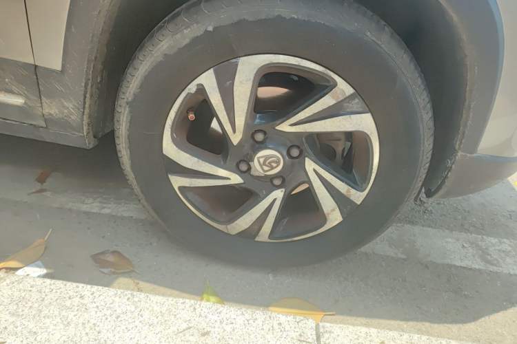 Used Baojun 510 2018 1.5L Automatic Anniversary Special Edition China V Right Front Wheel Hub