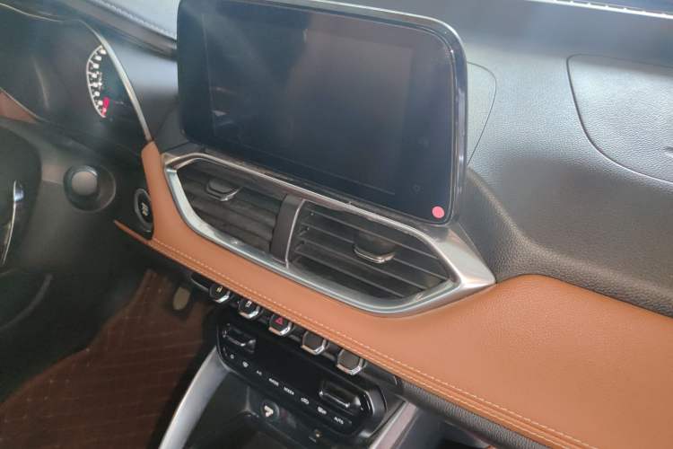 Used Baojun 510 2018 1.5L Automatic Anniversary Special Edition China V Audio And AC Panel