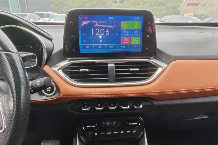 Used Baojun 510 2018 1.5L Automatic Anniversary Special Edition China V Audio And AC Panel