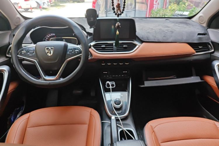 Used Baojun 510 2018 1.5L Automatic Anniversary Special Edition China V Center Console