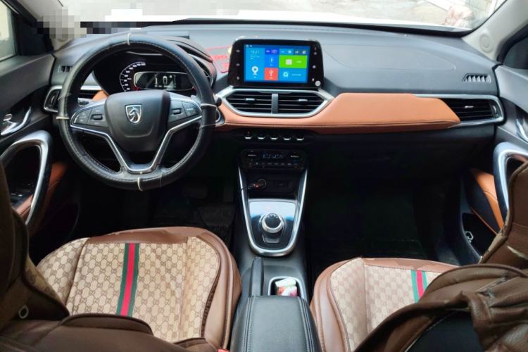 Used Baojun 510 2018 1.5L Automatic Anniversary Special Edition China V Center Console