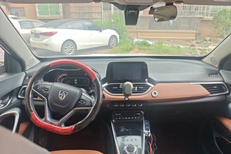Used Baojun 510 2018 1.5L Automatic Anniversary Special Edition China V Center Console