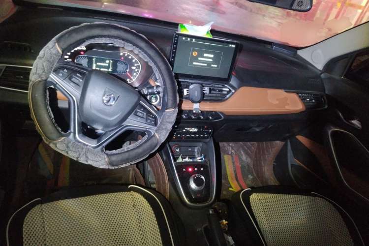 Used Baojun 510 2018 1.5L Automatic Anniversary Special Edition China V Center Console
