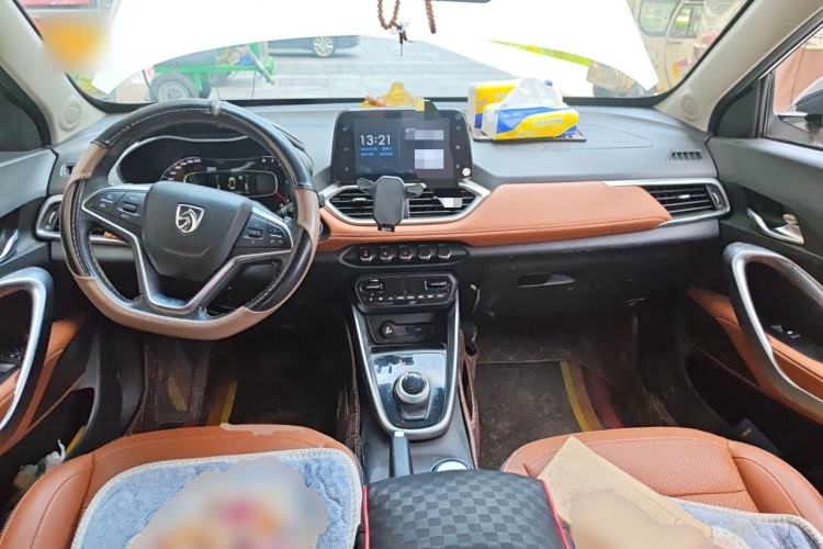 Used Baojun 510 2018 1.5L Automatic Anniversary Special Edition China V Center Console