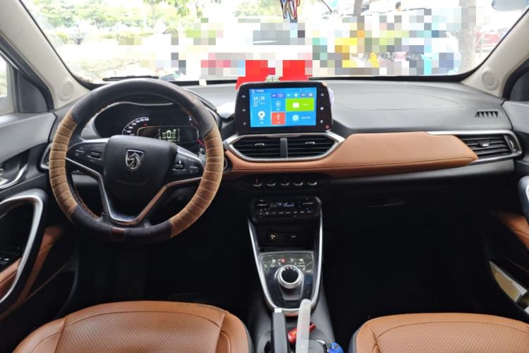 Used Baojun 510 2018 1.5L Automatic Anniversary Special Edition China V Center Console