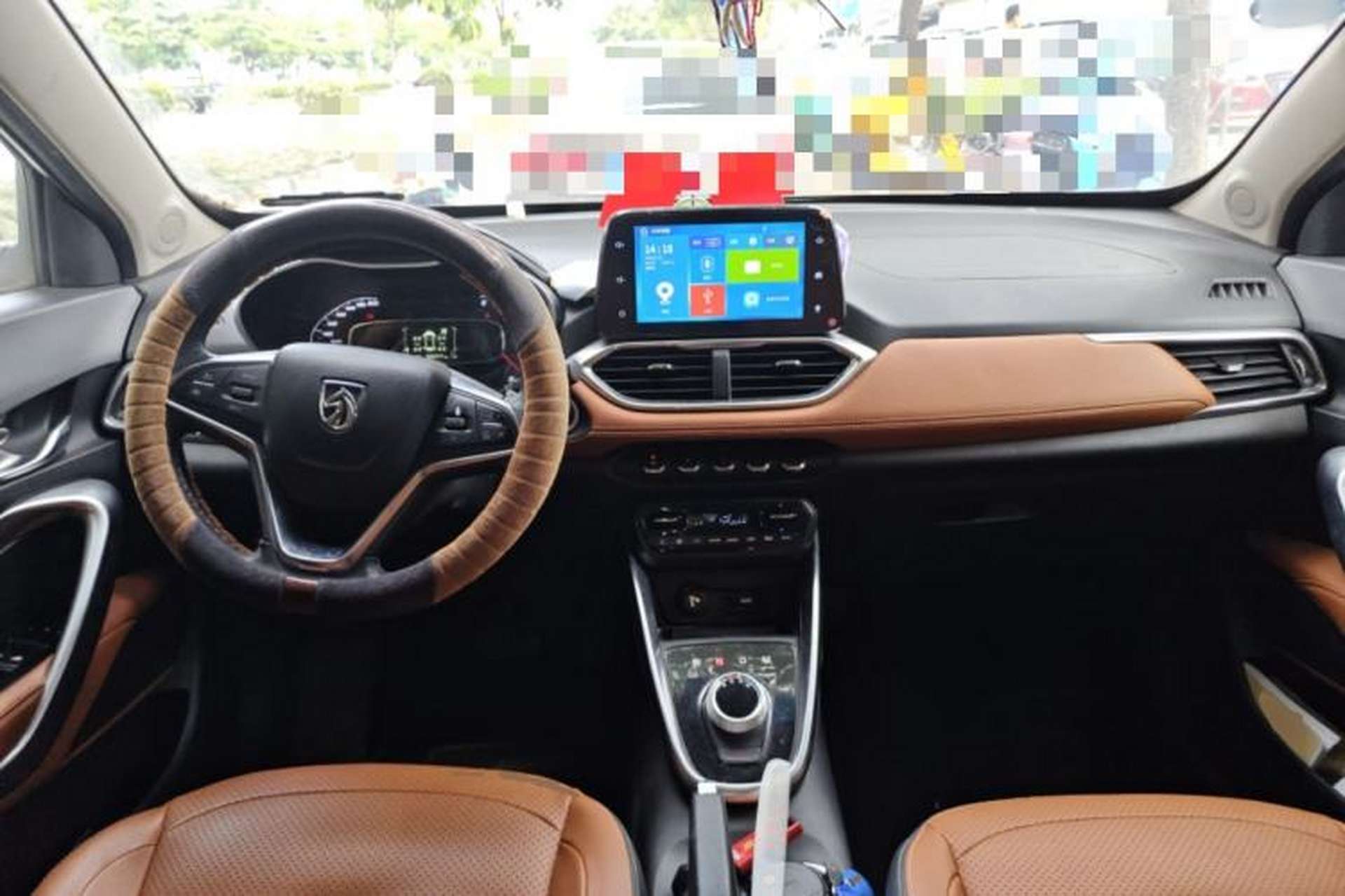 Used Baojun 510 2018 1.5L Automatic Anniversary Special Edition China V Center Console