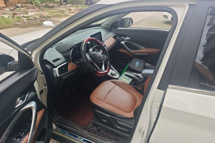 Used Baojun 510 2018 1.5L Automatic Anniversary Special Edition China V Driver Seat