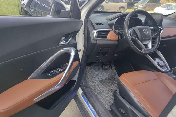 Used Baojun 510 2018 1.5L Automatic Anniversary Special Edition China V Driver Seat
