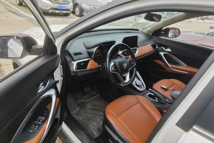 Used Baojun 510 2018 1.5L Automatic Anniversary Special Edition China V Driver Seat