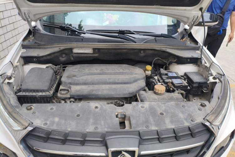 Used Baojun 510 2018 1.5L Automatic Anniversary Special Edition China V Engine Bay