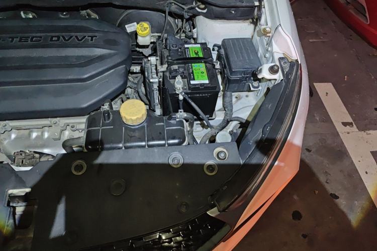 Used Baojun 510 2018 1.5L Automatic Anniversary Special Edition China V Engine Bay Left
