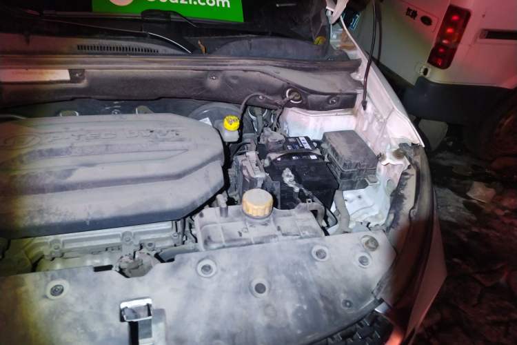Used Baojun 510 2018 1.5L Automatic Anniversary Special Edition China V Engine Bay Left