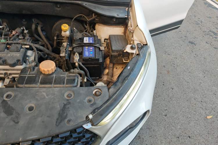 Used Baojun 510 2018 1.5L Automatic Anniversary Special Edition China V Engine Bay Left