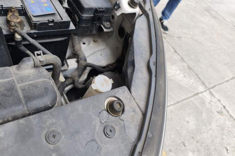 Used Baojun 510 2018 1.5L Automatic Anniversary Special Edition China V Engine Bay Left