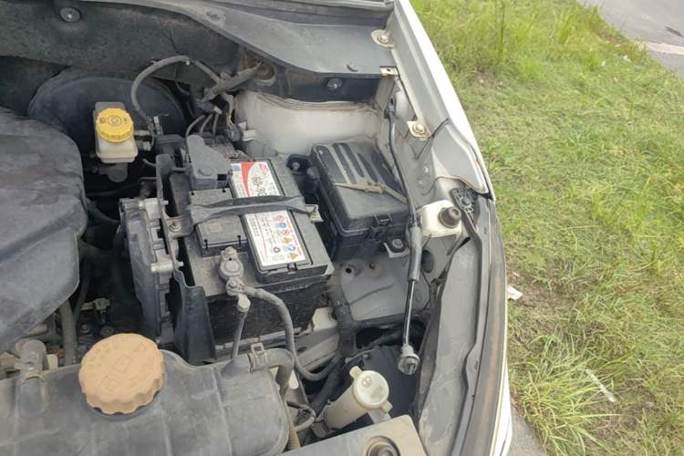 Used Baojun 510 2018 1.5L Automatic Anniversary Special Edition China V Engine Bay Left
