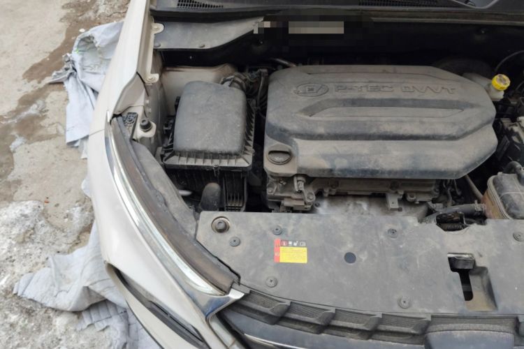 Used Baojun 510 2018 1.5L Automatic Anniversary Special Edition China V Engine Bay Right