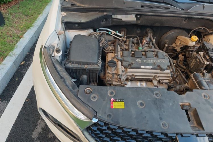 Used Baojun 510 2018 1.5L Automatic Anniversary Special Edition China V Engine Bay Right