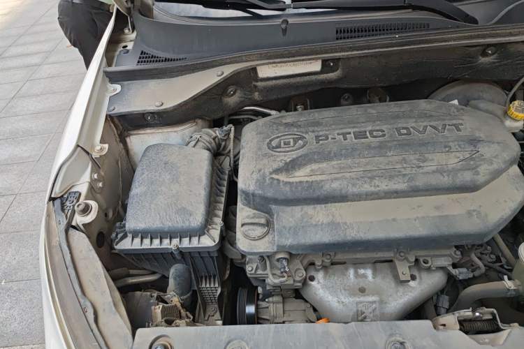 Used Baojun 510 2018 1.5L Automatic Anniversary Special Edition China V Engine Bay Right