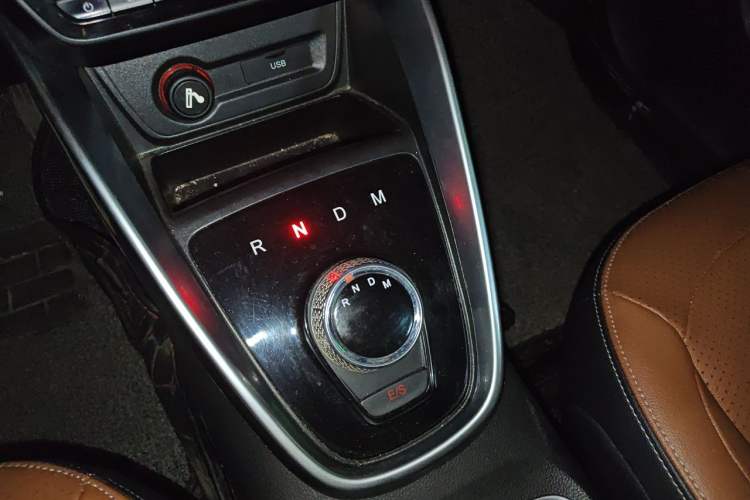 Used Baojun 510 2018 1.5L Automatic Anniversary Special Edition China V Gear Lever