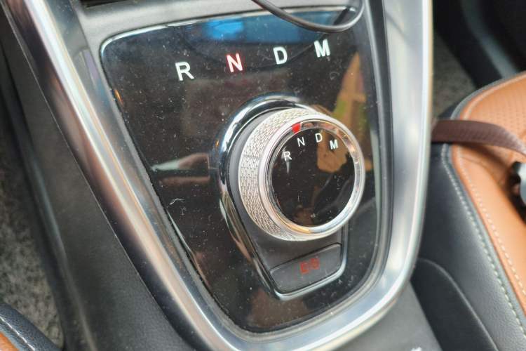 Used Baojun 510 2018 1.5L Automatic Anniversary Special Edition China V Gear Lever