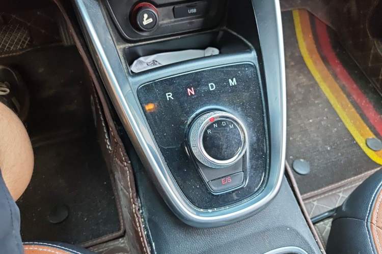 Used Baojun 510 2018 1.5L Automatic Anniversary Special Edition China V Gear Lever