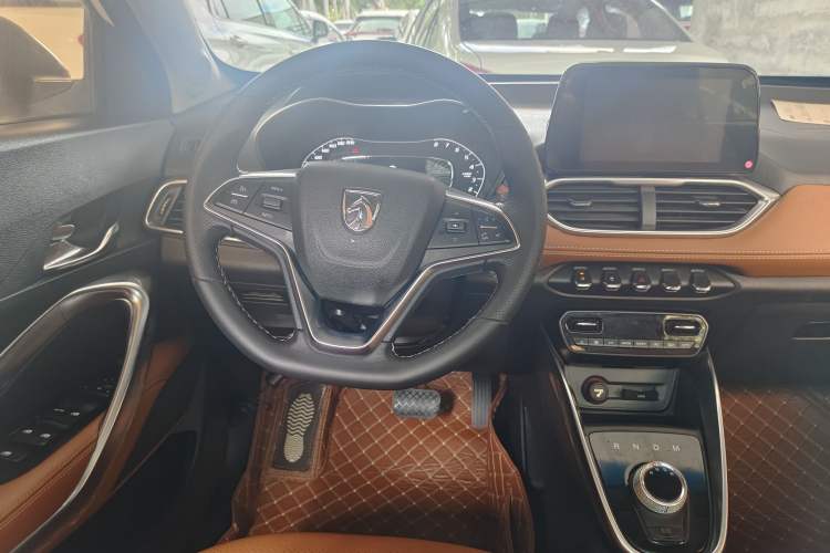 Used Baojun 510 2018 1.5L Automatic Anniversary Special Edition China V Interior 1