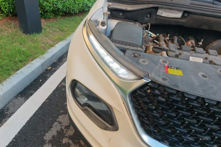 Used Baojun 510 2018 1.5L Automatic Anniversary Special Edition China V Right Front Headlight