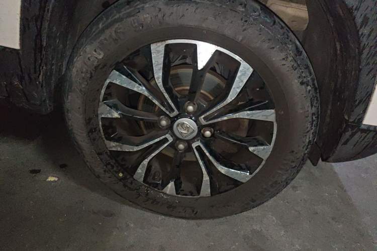 Used Baojun 510 2018 1.5L Automatic Anniversary Special Edition China V Right Front Wheel Hub