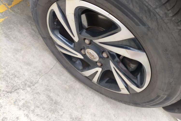 Used Baojun 510 2018 1.5L Automatic Anniversary Special Edition China V Right Front Wheel Hub
