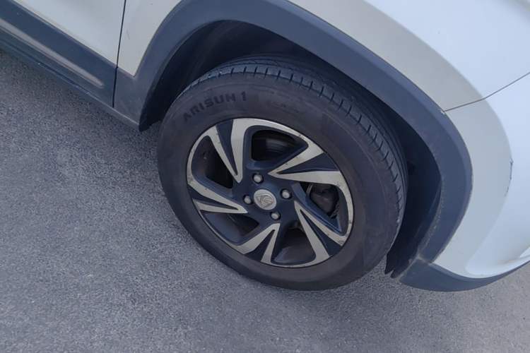 Used Baojun 510 2018 1.5L Automatic Anniversary Special Edition China V Right Front Wheel Hub
