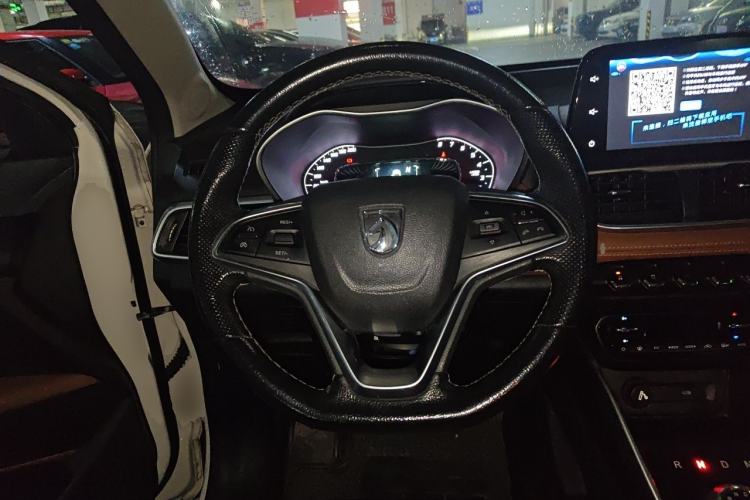 Used Baojun 510 2018 1.5L Automatic Anniversary Special Edition China V Steering Wheel