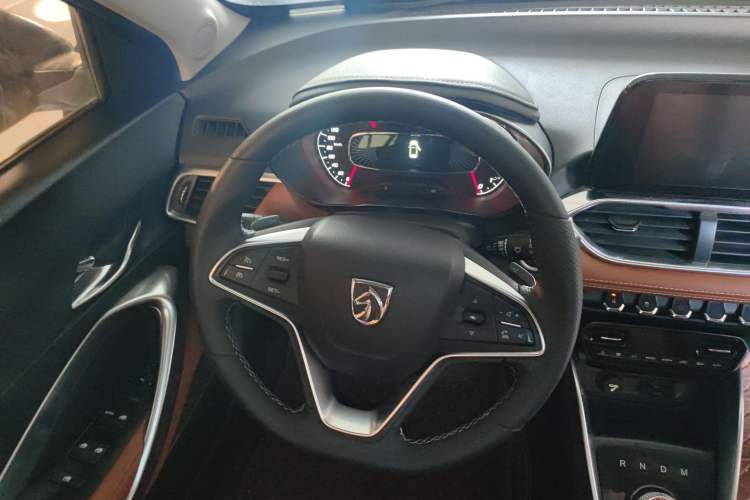 Used Baojun 510 2018 1.5L Automatic Anniversary Special Edition China V Steering Wheel