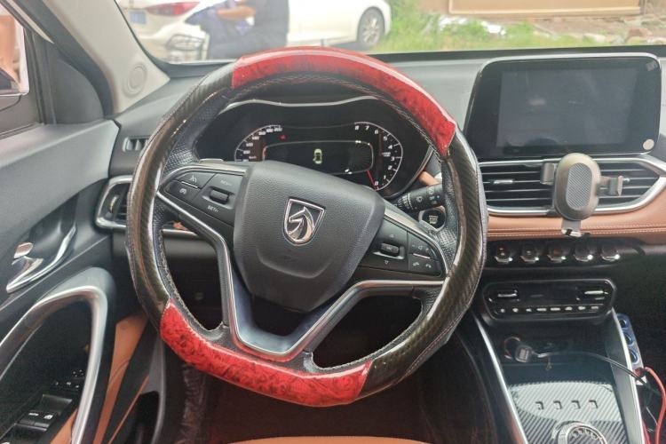 Used Baojun 510 2018 1.5L Automatic Anniversary Special Edition China V Steering Wheel