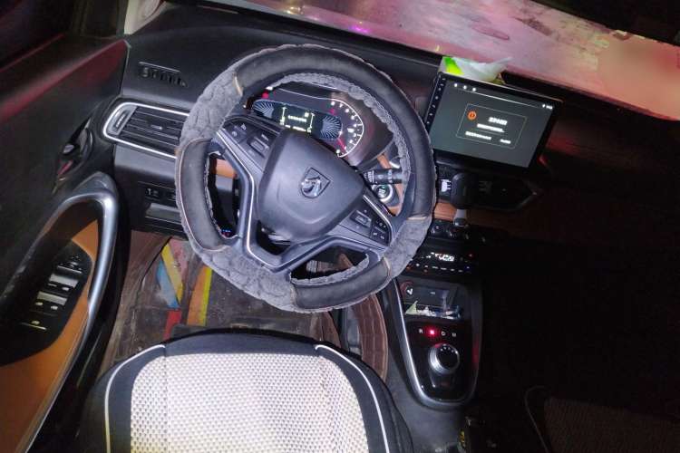Used Baojun 510 2018 1.5L Automatic Anniversary Special Edition China V Steering Wheel
