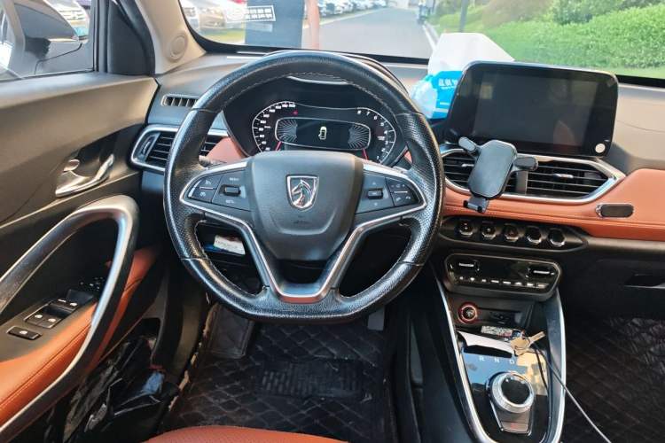 Used Baojun 510 2018 1.5L Automatic Anniversary Special Edition China V Steering Wheel