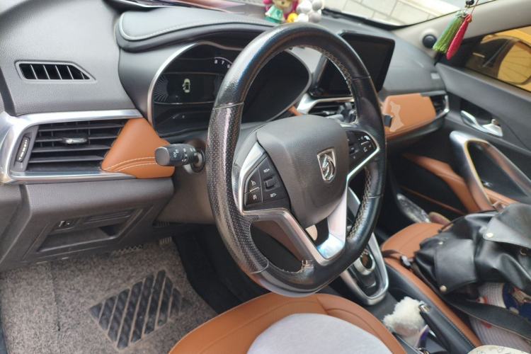 Used Baojun 510 2018 1.5L Automatic Anniversary Special Edition China V Steering Wheel