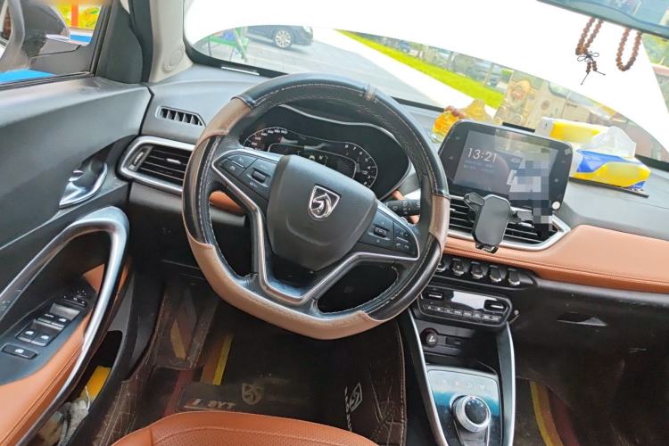 Used Baojun 510 2018 1.5L Automatic Anniversary Special Edition China V Steering Wheel