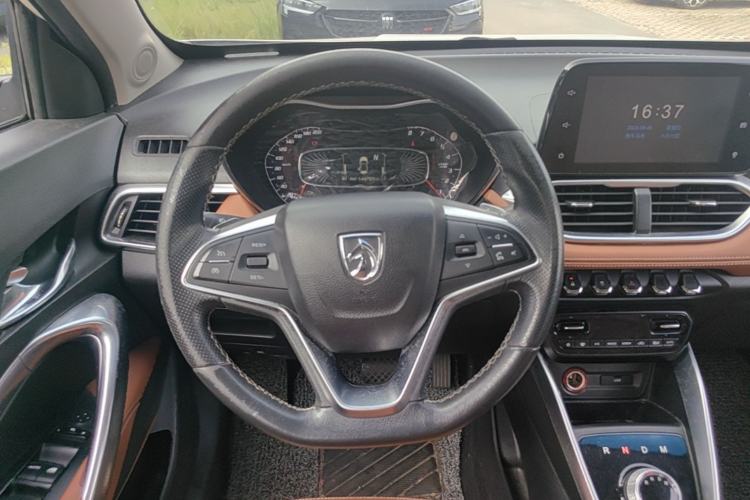 Used Baojun 510 2018 1.5L Automatic Anniversary Special Edition China V Steering Wheel