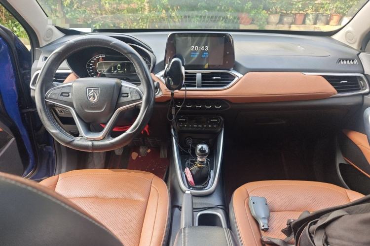 Used Baojun 510 2019 1.5L Manual Prestige Version China V Emission Standard Center Console