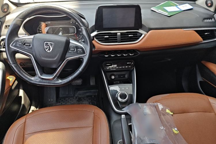 Used Baojun 510 2019 1.5L Automatic Premium Version National V Center Console