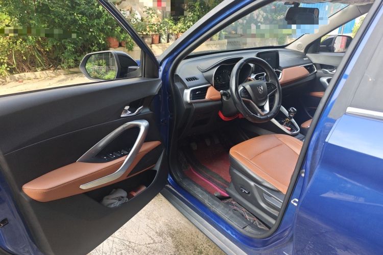 Used Baojun 510 2019 1.5L Manual Prestige Version China V Emission Standard Driver Seat