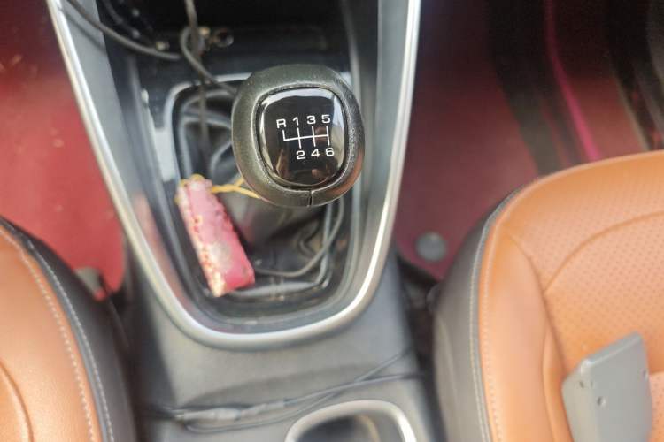 Used Baojun 510 2019 1.5L Manual Prestige Version China V Emission Standard Gear Lever