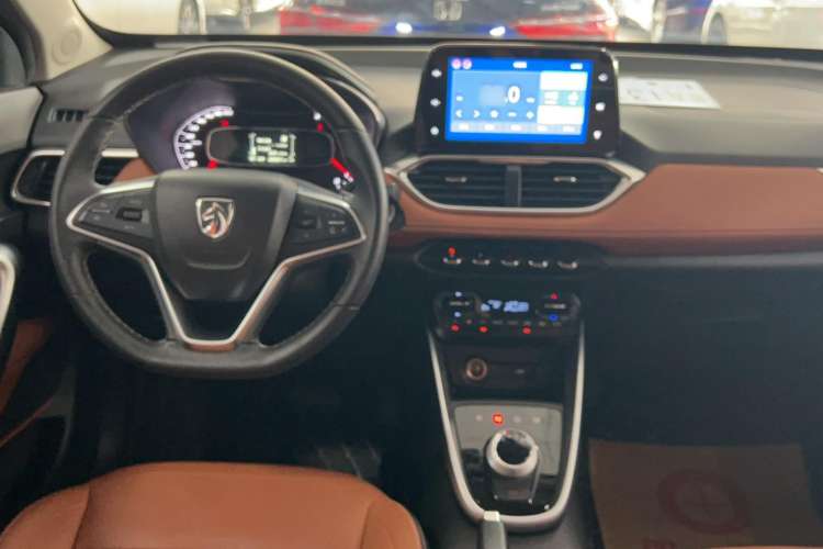 Used Baojun 510 2019 1.5L Automatic Premium Version China VI Interior 3
