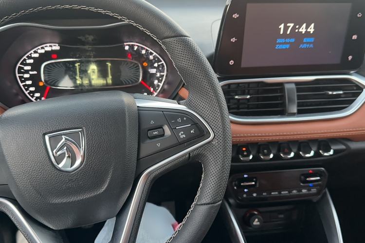 Used Baojun 510 2019 1.5L Manual Enjoyment Model China V Interior 3